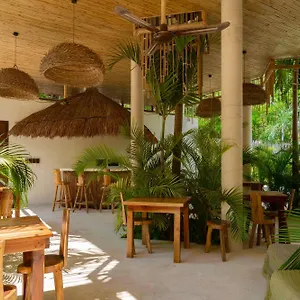 https://muuk-tulum-beautiful-swim-up-studio-with-private-terrace.tulum-hotels.net
