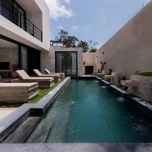https://casa-aguacate.tulum-hotels.net